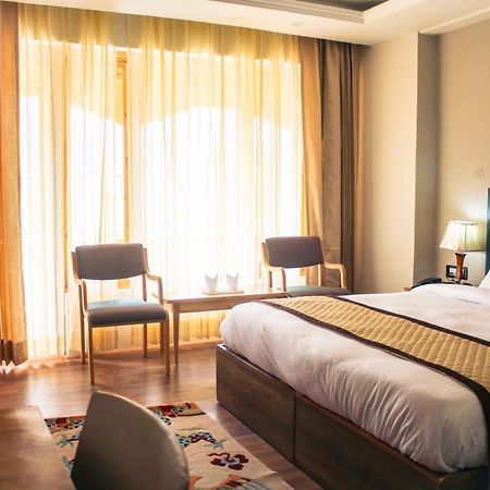 לה Kanishka Hotel Ladakh By Lexstays מראה חיצוני תמונה